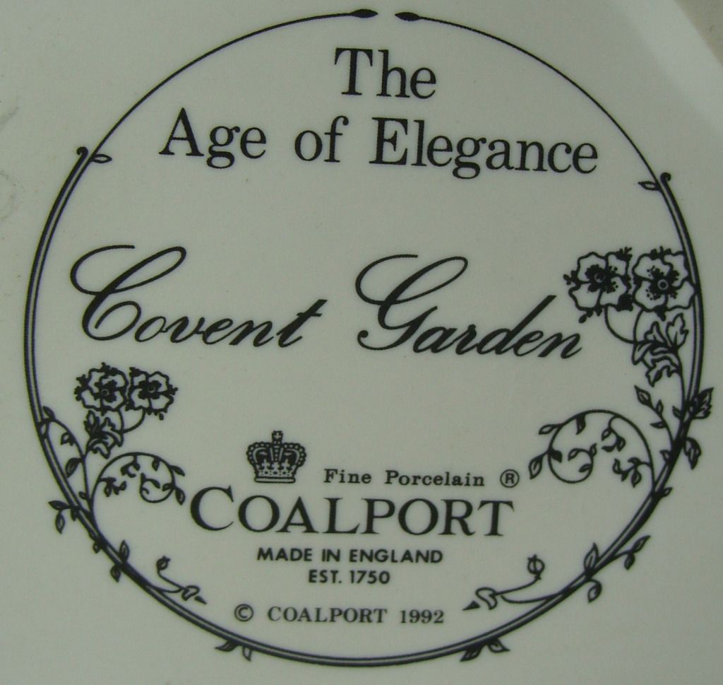Coalport Lady figurine The Age of Elegance "Covent Garden" Lovely item