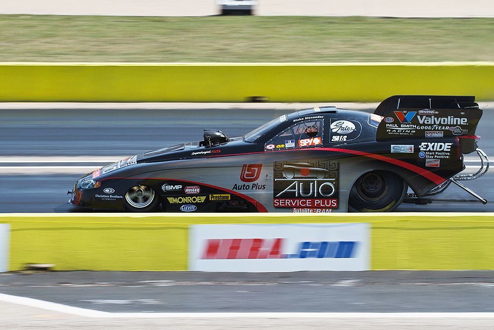 IMAGE: http://i1246.photobucket.com/albums/gg618/DaveHansen/NHRA%20Dallas%202012/IMG_1713.jpg