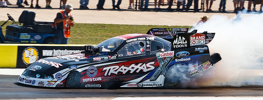 IMAGE: http://i1246.photobucket.com/albums/gg618/DaveHansen/NHRA%20Dallas%202012/IMG_1727.jpg