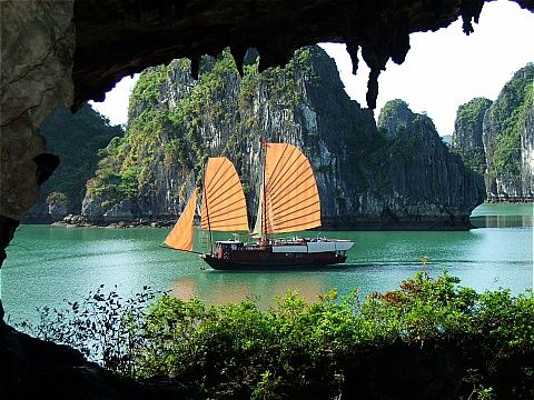 vịnh hạ long Vinh-Ha-Long-lung-linh.jpg