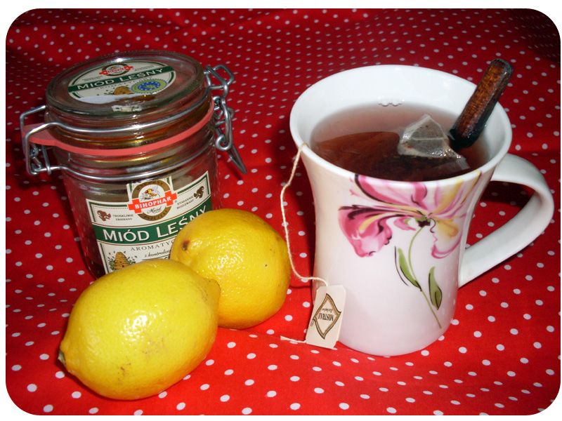 Čaj s medom a citrónom