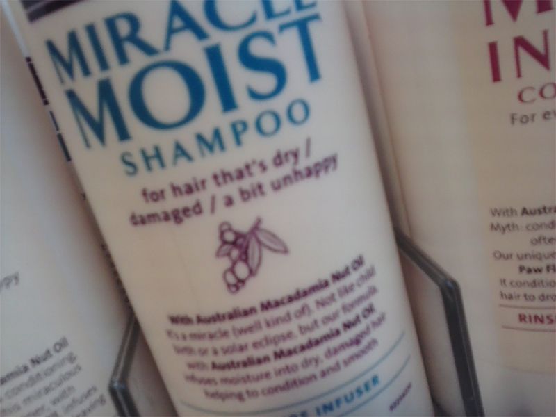 Aussie MIracle Moist Shampoo